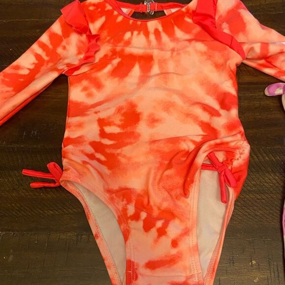 Swimsuit bundle - Picture 4 of 4